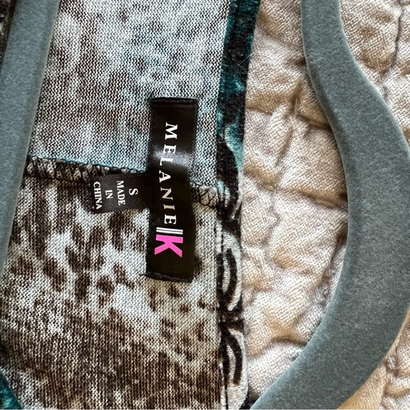 Melanie K lightweight ladies sweater, size small - Picture 7 of 9